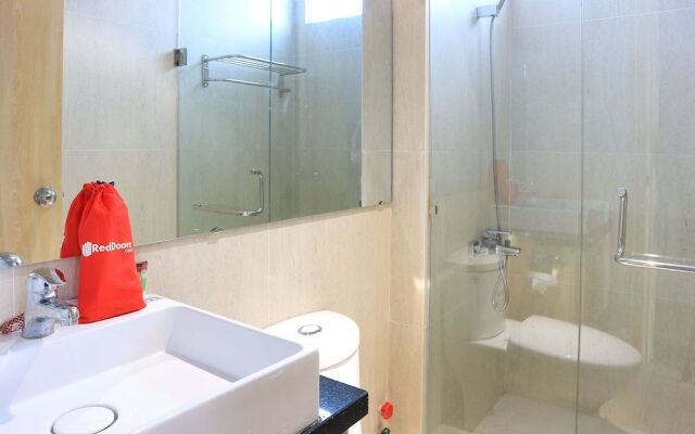RedDoorz Plus  Le Van Sy Street 2