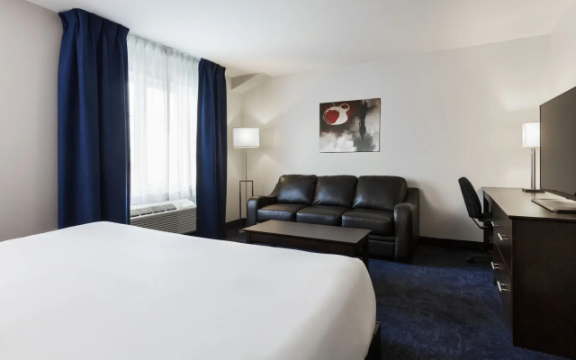 Imperia Hotel and Suites