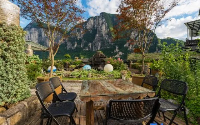 Flower Valley · Real-Scene Homestay – Outside – Enshi Prefecture