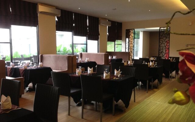 Grand Kecubung Hotel