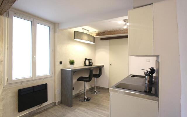 GregBnb-com - T2 Ancien et moderne - PARKING INCLUS - 15min Gare
