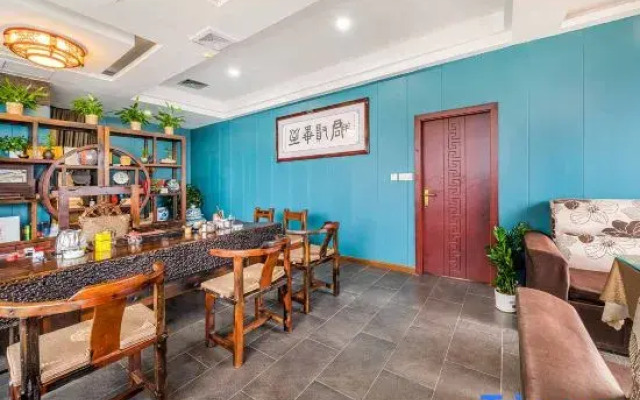 Three Gorges Feng Hotel (Zhongxian Guoyuan Road)