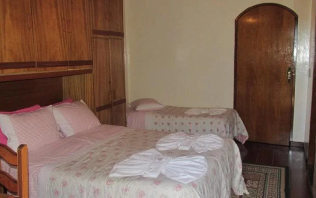 Hotel Cantinho de Portugal - Hotel in Campos do Jordao - Photo 5