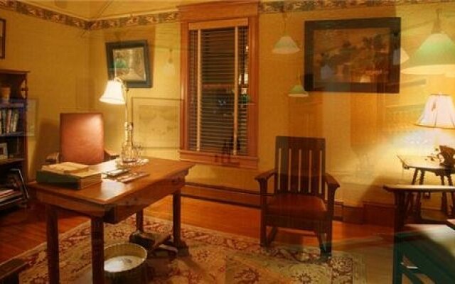 Breezy Hill Inn