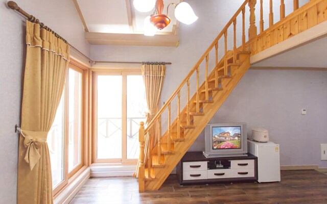 Pyeongchang Daegwanhillhouse Pension