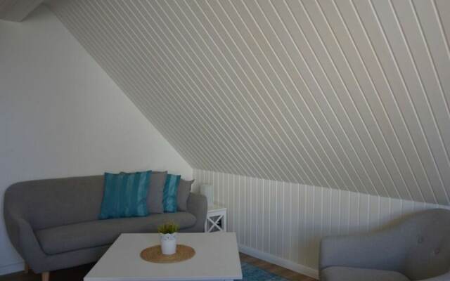 Langeness Modern Retreat