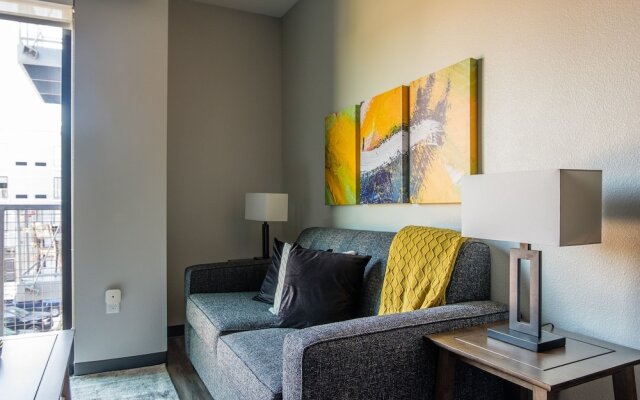 Sculpture Park Apts by Frondesk