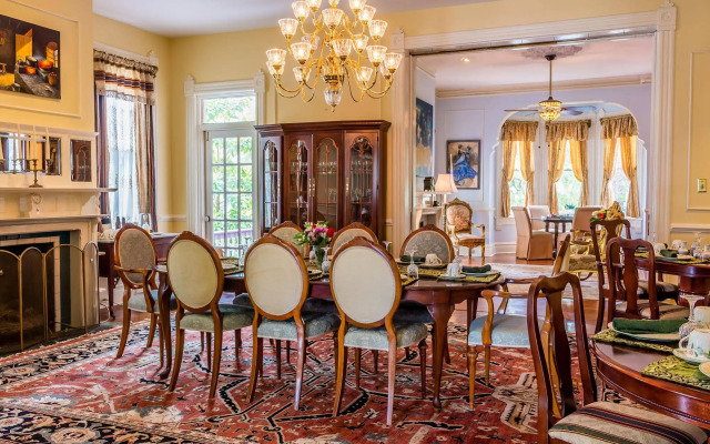Amethyst Garden Inn