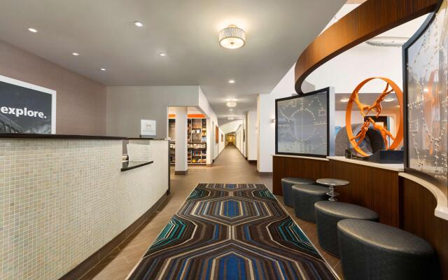 Hampton Inn & Suites Herndon-Reston