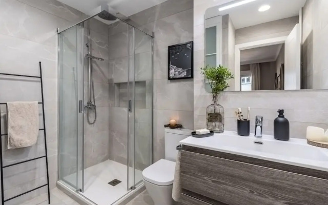 Mondragone - 1 Bedroom and Terrace in Goya