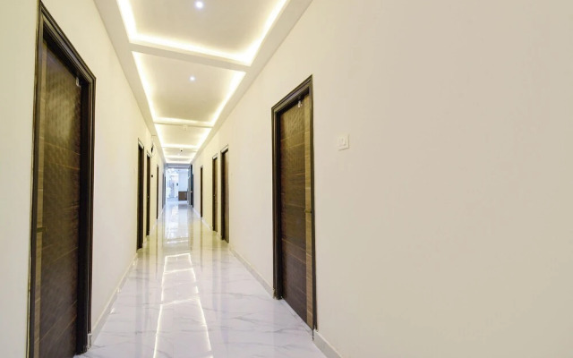 Fabhotel Rr Living Grand