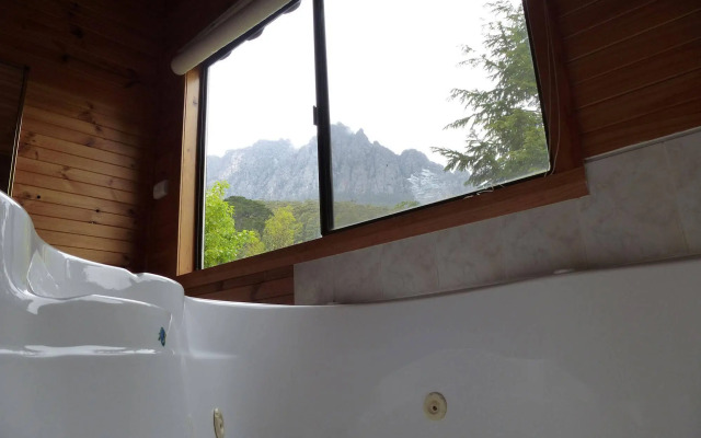 Silver Ridge Retreat