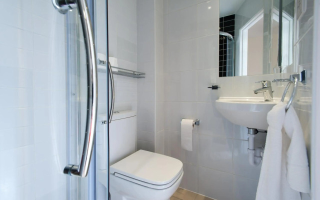 Marble Arch Inn Hotel