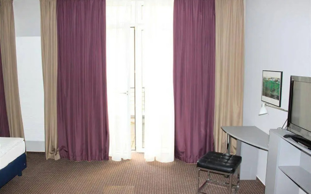 Arena Inn