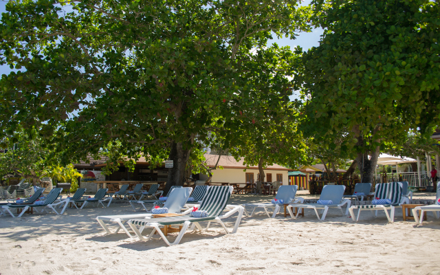 CocoLaPalm Seaside Resort