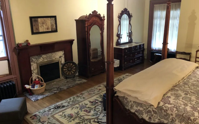 The Parsonage Inn LLC