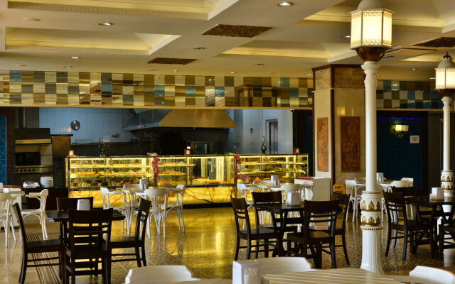 Adenya Hotel & Resort