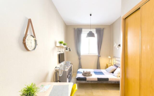 Studio in Málaga, With Wifi