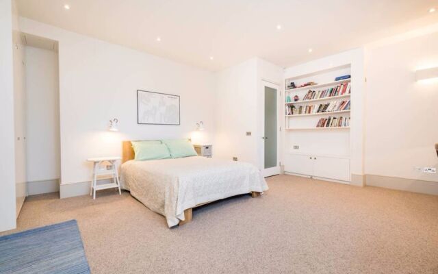 1 Bedroom Flat in Islington Accommodates 4