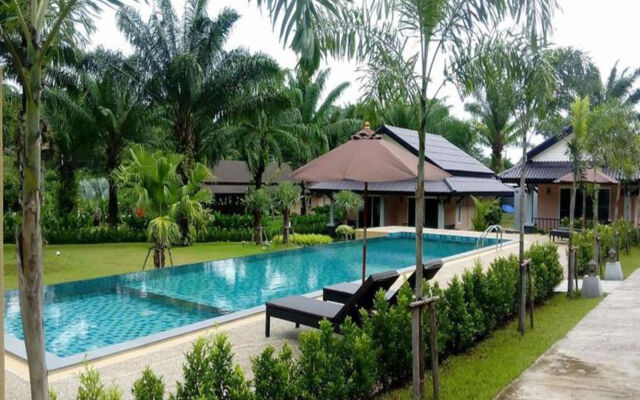 Palm Kiri Resort