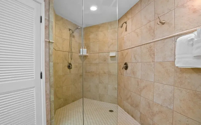 Puu Poa 312 2 Bedroom Condo