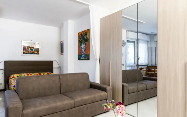 Pisani 4 in Monza With 1 Bathrooms