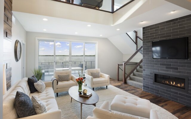 Lakefront Luxury