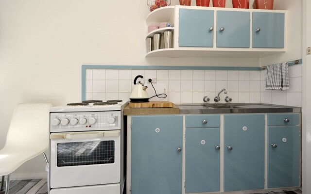 Shoal Bay Ave 4/14 - Shoal Bay