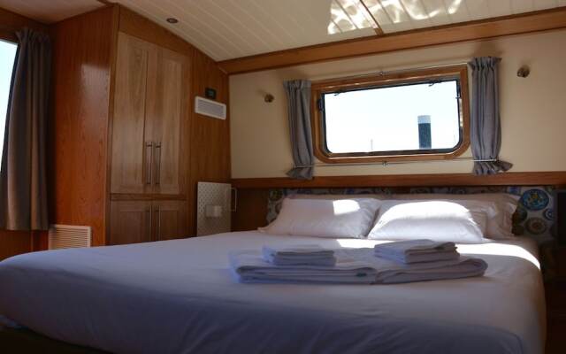 Tagus Marina - Houseboat