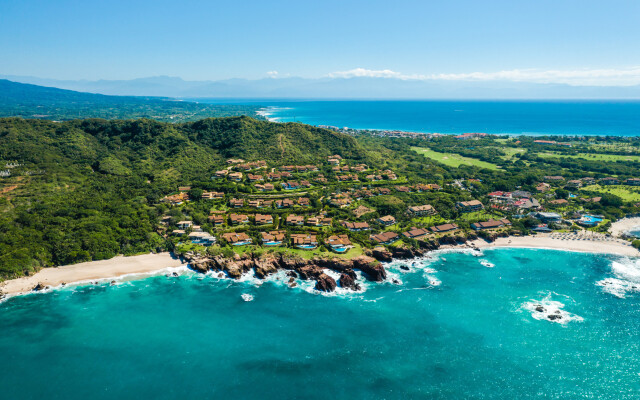 Four Seasons Resort Punta Mita