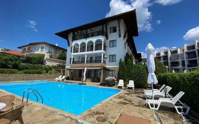 Top Complex Apartment on the Beach