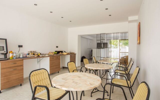 Nikos BnB