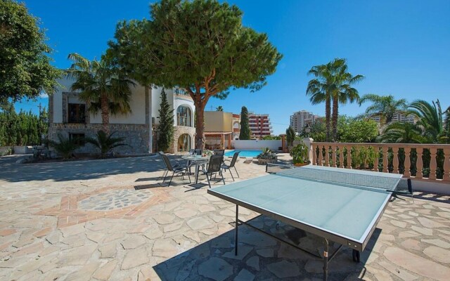 Villa - 4 Bedrooms with Pool and WiFi - 106398