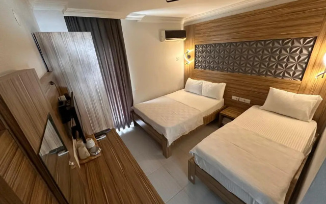 Royal Ezel Hotel