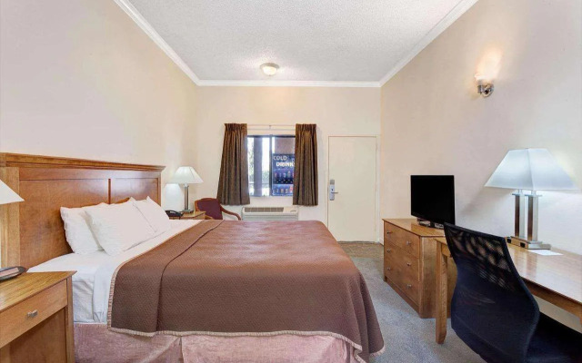 Travelodge By Wyndham Pasadena Central