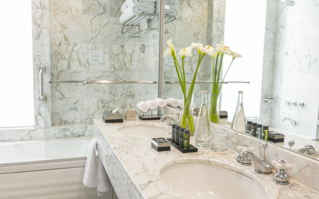 Delfines Hotel & Convention Center