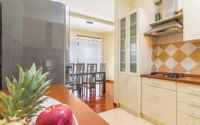 Beautiful Home in Buje With Wifi and 4 Bedrooms