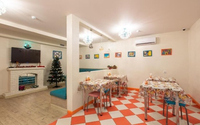 Hostel Red Cat