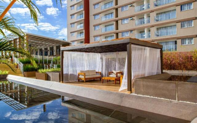 Evian Thermas Hotel Incrível no Centro de Caldas Novas com Águas Termais e Ingressos com Valores Exclusivos no Hot Park, Lagoa Termas, Náutico e WaterPark