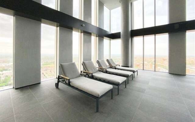 Luxury Spa Apartment in Manchester - Rooftop Swim