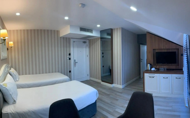 White Golden Suite Hotel