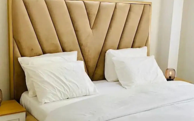 1677 Mayfair Apartment