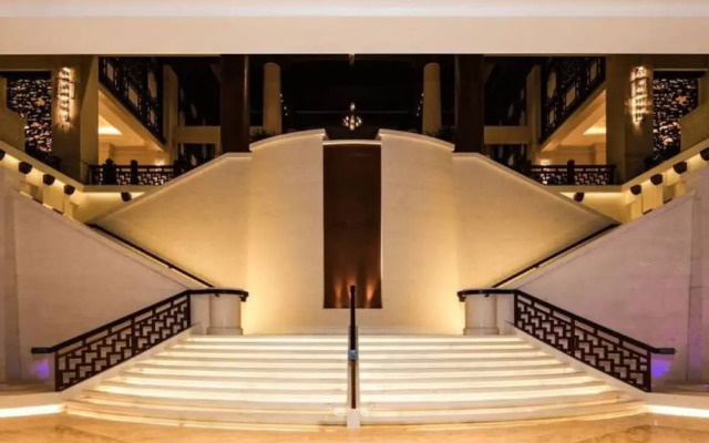 Hainan Qizi Bay New Century Resort