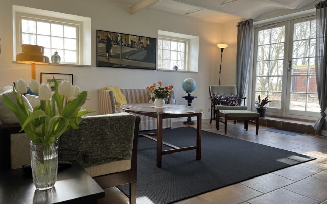 Lake View Apartment