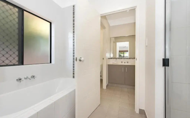 3 bedroom central home