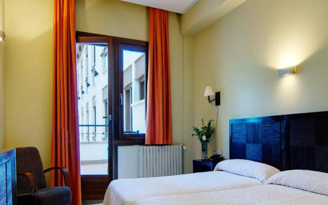 Hotel Silken Ordesa