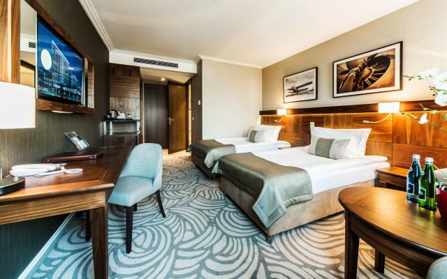 Airport Hotel Okecie