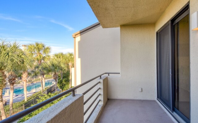 Spinnakers Reach by Vtrips