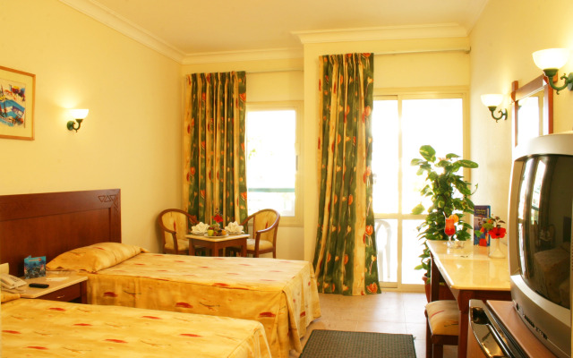 Falcon Hills Hotel