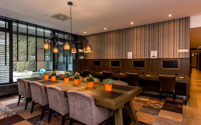 XO Hotels Park West